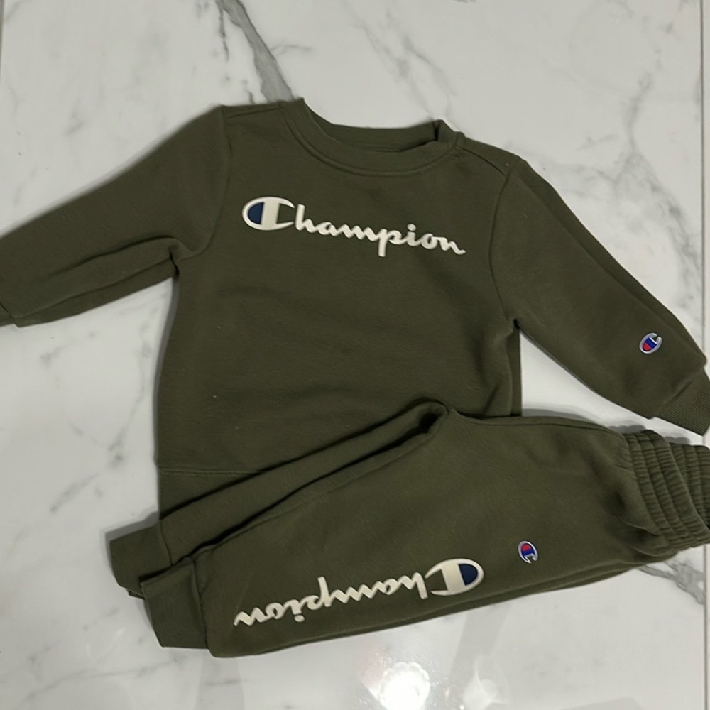 Champion sweatshirt set 2T